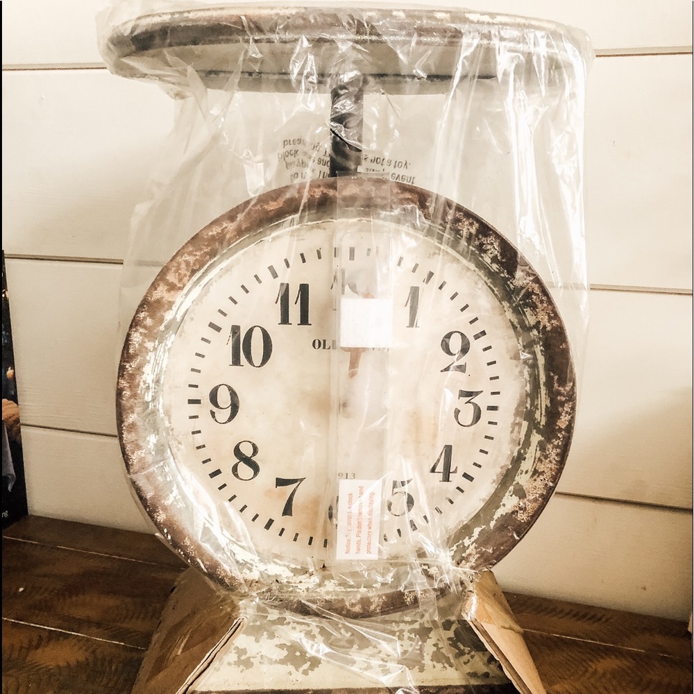 Vintage clock scale (never opened)